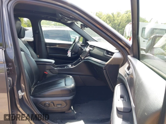 2024 Jeep Grand Cherokee with VIN 1C4RJYB68RC132293, listed as a IAAI auction lot 42597310 with 39,517 mi miles and . Bid and sale history available at DreamBid. Image 5.