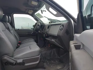 2015 Ford F-250 XL с VIN 1FD7X2B6XFEB07605, выставлен на аукционе IAAI как лот 42160604 с пробегом Не указан миль и . История ставок и продаж доступна на DreamBid. Изображение 5.