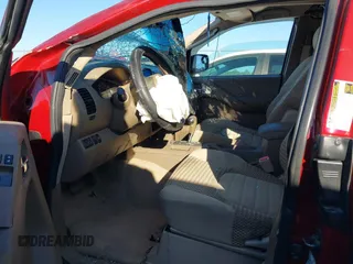 2007 Nissan Frontier SE z VIN 1N6AD06U77C444565, wystawiony jako IAAI lot #41595826 z przebiegiem 140 881 mil mil oraz . Historia ofert i sprzedaży dostępna na DreamBid. Obrazek 5.