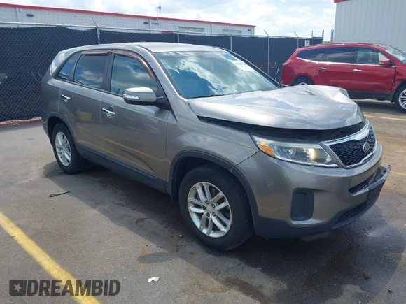 2015 Kia Sorento LX with VIN 5XYKT3A64FG611172, listed as a IAAI auction lot 42007348 with 120,426 mi miles. Bid and sale history available at carsss.com. Image 1.