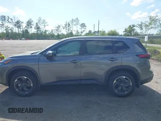 2024 Nissan Rogue SV with VIN 5N1BT3BA2RC755388, listed as a IAAI auction lot 42083297 with 1,131 mi miles and . Bid and sale history available at carsss.com. Image 14.