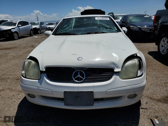 2001 Mercedes-Benz SLK 230 Kompressor with VIN WDBKK49F21F183545, listed as a Copart auction lot 67540684 with 197,405 mi miles and Salvage Title. Bid and sale history available at DreamBid. Image 5.