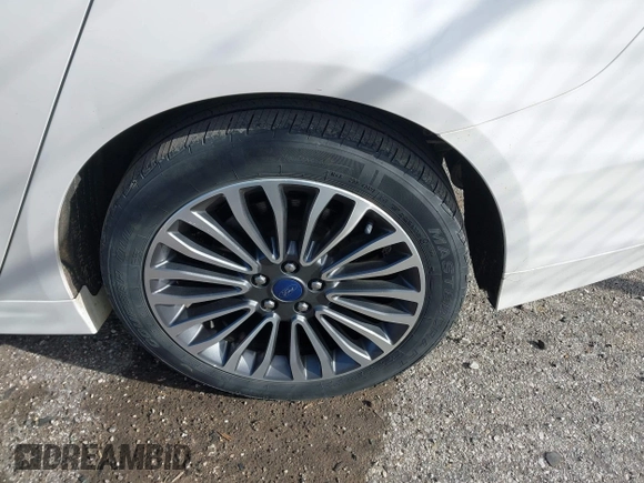 2018 Ford Fusion SE with VIN 3FA6P0HDXJR127018, listed as a IAAI auction lot 42013450 with 93,761 mi miles. Bid and sale history available at carsss.com. Image 17.