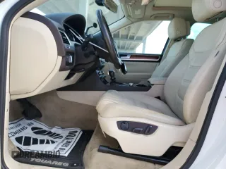 2012 Volkswagen Touareg Exec with VIN WVGEF9BP1CD008717, listed as a Copart auction lot 86095164 with 211,089 mi miles and Clean Title. Bid and sale history available at DreamBid. Image 7.