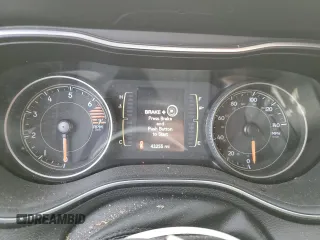2021 Jeep Cherokee Altitude with VIN 1C4PJMLBXMD162622, listed as a Copart auction lot 44963445 with 43,255 mi miles and Salvage Title. Bid and sale history available at carsss.com. Image 9.