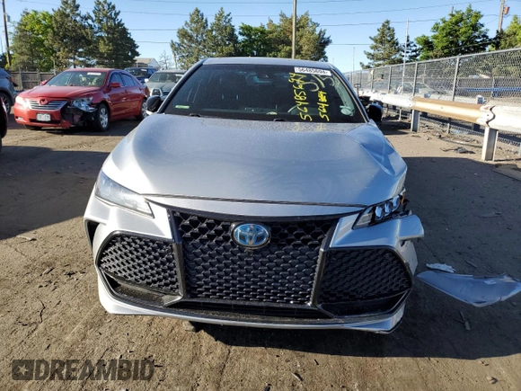 2021 Toyota Avalon Hybrid XSE z VIN 4T1EA1AB7MU005523, wystawiony jako Copart lot #56485694 z przebiegiem 117 297 mil mil oraz Szkoda całkowita • Salvage title. Historia ofert i sprzedaży dostępna na DreamBid. Obrazek 5.