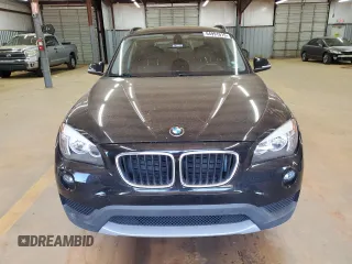 2014 BMW X1 sDrive28i z VIN WBAVM1C52EVW55517, wystawiony jako Copart lot #54991015 z przebiegiem 114 552 mil mil oraz Czysty tytuł • Clean title. Historia ofert i sprzedaży dostępna na DreamBid. Obrazek 5.