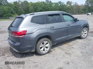 2018 Volkswagen Atlas SE z VIN 1V2CR2CA2JC505488, wystawiony jako IAAI lot #42396518 z przebiegiem 92 806 mil mil oraz . Historia ofert i sprzedaży dostępna na DreamBid. Obrazek 4.