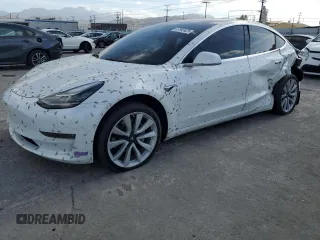 2018 Tesla Model 3 Long Range Battery z VIN 5YJ3E1EA5JF014811, wystawiony jako Copart lot #47592425 z przebiegiem 106 234 mil mil oraz Szkoda całkowita • Salvage title. Historia ofert i sprzedaży dostępna na DreamBid. Obrazek 1.