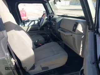2006 Jeep Wrangler Rubicon z VIN 1J4FA69SX6P788424, wystawiony jako IAAI lot #41712349 z przebiegiem 121 684 mil mil oraz . Historia ofert i sprzedaży dostępna na DreamBid. Obrazek 5.