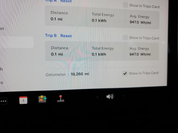 2024 Tesla Model Y Long Range z VIN 7SAYGDEE2RA246928, wystawiony jako Copart lot #60996035 z przebiegiem 19 266 mil mil oraz Szkoda całkowita • Salvage title. Historia ofert i sprzedaży dostępna na DreamBid. Obrazek 9.