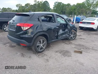 2021 Honda HR-V EX-L with VIN 3CZRU5H74MM703933, listed as a IAAI auction lot 38902324 with 37,921 mi miles. Bid and sale history available at carsss.com. Image 4.