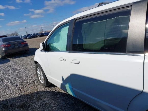 2018 Dodge Grand Caravan SXT with VIN 2C4RDGCG4JR267503, listed as a IAAI auction lot 41810894 with 129,245 mi miles. Bid and sale history available at carsss.com. Image 15.