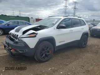 2016 Jeep Cherokee Trailhawk z VIN 1C4PJMBS8GW359461, wystawiony jako Copart lot #57950705 z przebiegiem 146 124 mil mil oraz Szkoda całkowita • Salvage title. Historia ofert i sprzedaży dostępna na DreamBid. Obrazek 1.