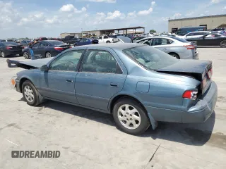 2001 Toyota Camry CE z VIN 4T1BG22K71U837591, wystawiony jako Copart lot #61239094 z przebiegiem 230 941 mil mil oraz Szkoda całkowita • Salvage title. Historia ofert i sprzedaży dostępna na DreamBid. Obrazek 2.