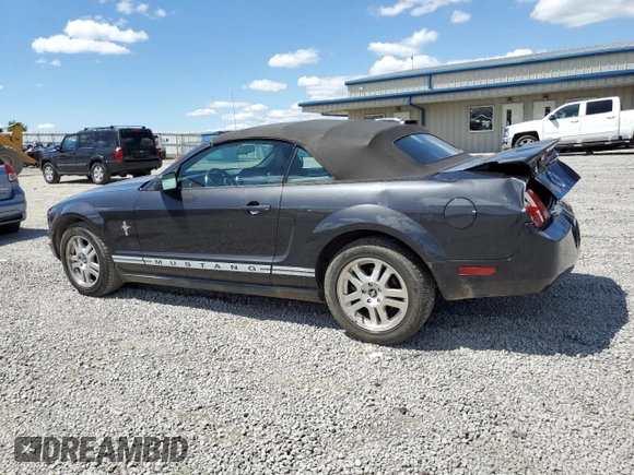 2007 Ford Mustang Deluxe z VIN 1ZVHT84N775320604, wystawiony jako Copart lot #55970295 z przebiegiem 164 642 mil mil oraz Szkoda całkowita • Salvage title. Historia ofert i sprzedaży dostępna na DreamBid. Obrazek 2.