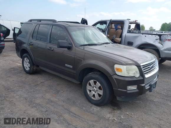 2008 Ford Explorer XLT with VIN 1FMEU63E38UA19291, listed as a IAAI auction lot 42048959 with 227,212 mi miles. Bid and sale history available at carsss.com. Image 1.