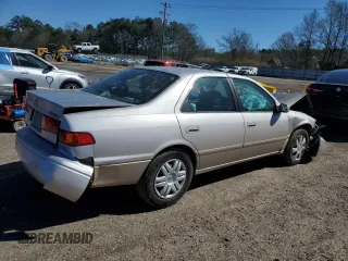 2001 Toyota Camry CE z VIN 4T1BG22K21U060785, wystawiony jako Copart lot #51105825 z przebiegiem Nie podano mil oraz Szkoda całkowita • Salvage title. Historia ofert i sprzedaży dostępna na DreamBid. Obrazek 3.