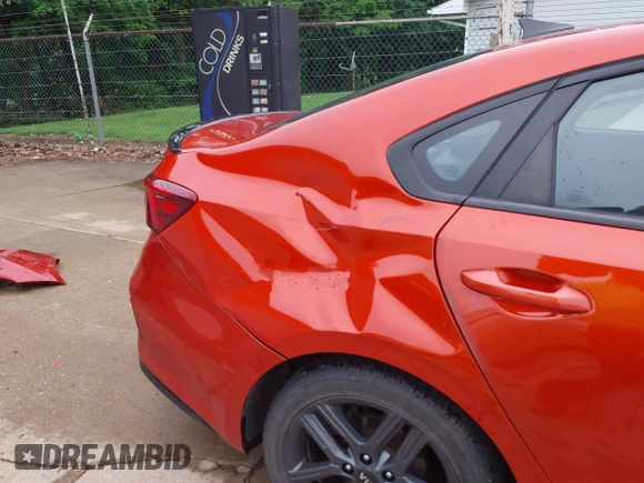 2020 Kia Forte GT-Line z VIN 3KPF34AD3LE260009, wystawiony jako IAAI lot #42308512 z przebiegiem 90 916 mil mil oraz . Historia ofert i sprzedaży dostępna na DreamBid. Obrazek 18.