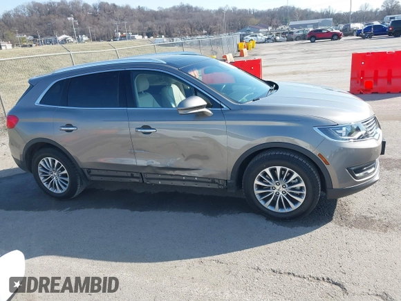 2017 Lincoln MKX Select with VIN 2LMPJ6KR1HBL41279, listed as a IAAI auction lot 41771085 with 37,068 mi miles. Bid and sale history available at carsss.com. Image 13.
