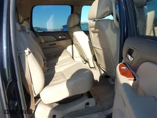 2010 Chevrolet Avalanche LTZ with VIN 3GNVKGE02AG195461, listed as a IAAI auction lot 41887795 with 176,362 mi miles. Bid and sale history available at carsss.com. Image 8.