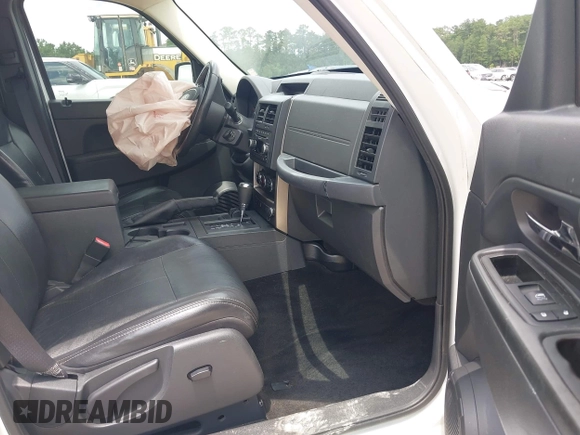 2012 Jeep Liberty Sport z VIN 1C4PJMAK0CW181346, wystawiony jako IAAI lot #42501898 z przebiegiem 173 614 mil mil oraz . Historia ofert i sprzedaży dostępna na DreamBid. Obrazek 5.