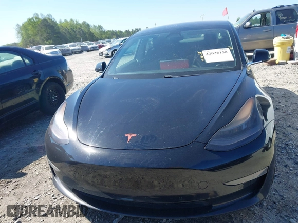2018 Tesla Model 3 Long Range Battery z VIN 5YJ3E1EA9JF123109, wystawiony jako IAAI lot #42038158 z przebiegiem 133 361 mil mil oraz . Historia ofert i sprzedaży dostępna na DreamBid. Obrazek 12.