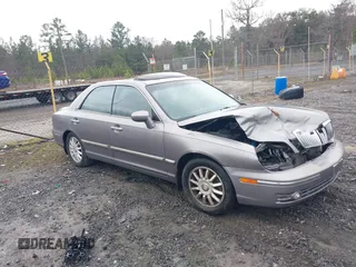 2005 Hyundai XG350 with VIN KMHFU45EX5A392573, listed as a IAAI auction lot 41624199 with 200,014 mi miles. Bid and sale history available at carsss.com. Image 1.