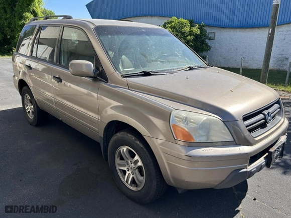 2004 Honda Pilot EX with VIN 2HKYF18574H592240, listed as a IAAI auction lot 42062516 with 182,108 mi miles. Bid and sale history available at carsss.com. Image 1.