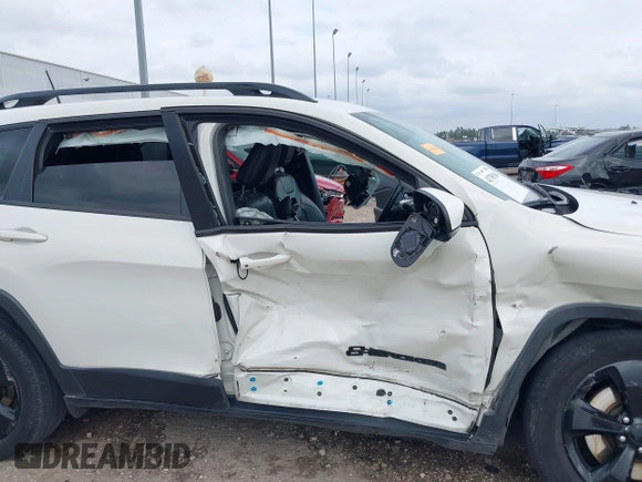 2019 Jeep Cherokee Latitude Plus with VIN 1C4PJLLBXKD405322, listed as a IAAI auction lot 41708104 with 93,295 mi miles and . Bid and sale history available at DreamBid. Image 6.