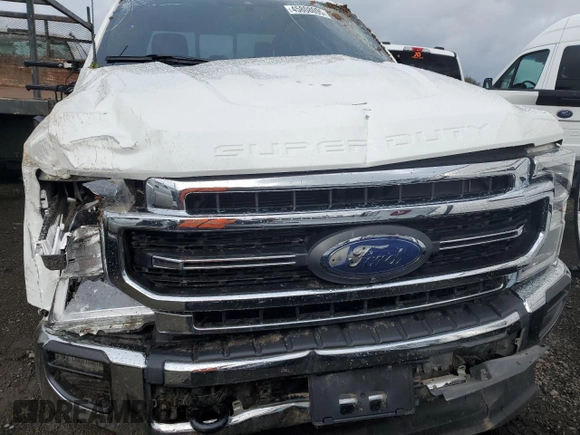 2022 Ford F-350 XL with VIN 1FT8W3BT4NED76141, listed as a Copart auction lot 45808095 with 58,568 mi miles and Salvage title. Bid and sale history available at DreamBid. Image 5.