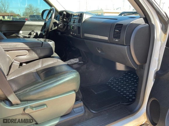 2013 GMC Sierra 1500 SLE with VIN 3GTP2VE25DG329407, listed as a Copart auction lot 50257245 with 267,220 mi miles and Clean Title. Bid and sale history available at carsss.com. Image 5.