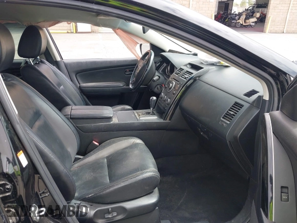 2010 Mazda CX-9 Grand Touring with VIN JM3TB2MV1A0203416, listed as a IAAI auction lot 42090500 with 131,659 mi miles and . Bid and sale history available at carsss.com. Image 5.