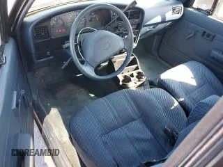 1993 Toyota Pickup with VIN JT4VN93D6P5038601, listed as a Copart auction lot 49533135 with 238,026 mi miles and Clean title. Bid and sale history available at DreamBid. Image 8.