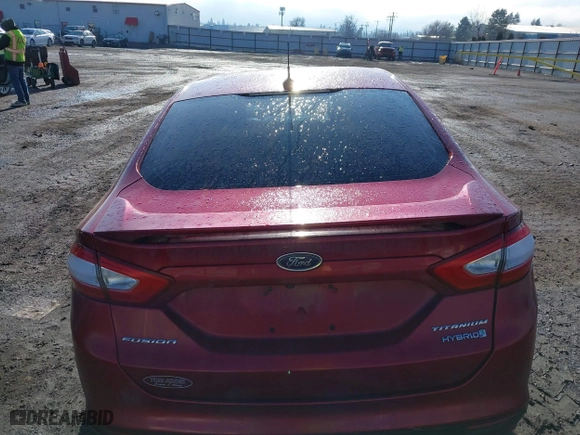 2015 Ford Fusion Titanium Hybrid with VIN 3FA6P0RU2FR199207, listed as a IAAI auction lot 41331947 with 1 mi miles. Bid and sale history available at carsss.com. Image 16.