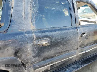 2000 Chevrolet Suburban LT with VIN 3GNFK16T2YG200100, listed as a Copart auction lot 70187684 with 0 mi miles and Salvage Title. Bid and sale history available at carsss.com. Image 10.