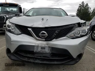 2017 Nissan Rogue SV z VIN JN1BJ1CP5HW005341, wystawiony jako Copart lot #53337415 z przebiegiem 72 606 mil mil oraz Szkoda całkowita • Salvage title. Historia ofert i sprzedaży dostępna na DreamBid. Obrazek 5.