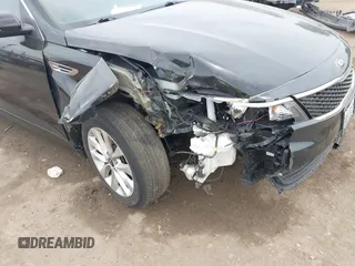 2017 Kia Optima LX z VIN 5XXGT4L36HG145802, wystawiony jako IAAI lot #42280279 z przebiegiem 74 512 mil mil oraz . Historia ofert i sprzedaży dostępna na DreamBid. Obrazek 6.