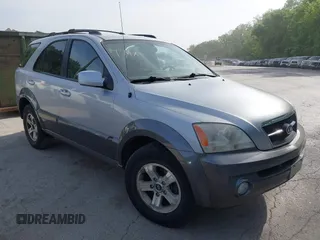 2005 Kia Sorento LX z VIN KNDJD733555485415, wystawiony jako IAAI lot #42237898 z przebiegiem 162 406 mil mil oraz . Historia ofert i sprzedaży dostępna na DreamBid. Obrazek 1.