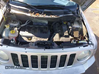 2008 Jeep Patriot Sport with VIN 1J8FT28W38D798125, listed as a IAAI auction lot 41004403 with 98,841 mi miles. Bid and sale history available at carsss.com. Image 10.