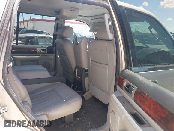 2004 Lincoln Navigator Luxury with VIN 5LMFU28R84LJ41232, listed as a IAAI auction lot 42468184 with Not provided miles and . Bid and sale history available at DreamBid. Image 8.