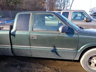 2003 Chevrolet S-10 with VIN 1GCCS19H638165384, listed as a IAAI auction lot 41543313 with 117,386 mi miles and . Bid and sale history available at DreamBid. Image 13.