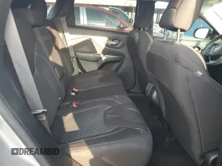 2019 Jeep Cherokee Latitude с VIN 1C4PJLCB9KD187227, выставлен на аукционе Copart как лот 57993515 с пробегом 89 712 миль миль и Списание • Salvage title. История ставок и продаж доступна на DreamBid. Изображение 11.