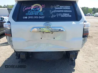 2015 Toyota 4Runner Limited with VIN JTEBU5JR0F5257299, listed as a IAAI auction lot 42029367 with 172,322 mi miles and . Bid and sale history available at carsss.com. Image 6.