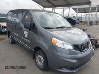 2021 Nissan NV200 SV z VIN 3N6CM0KN2MK690257, wystawiony jako IAAI lot #42086985 z przebiegiem 63 614 mil mil oraz . Historia ofert i sprzedaży dostępna na DreamBid. Obrazek 1.