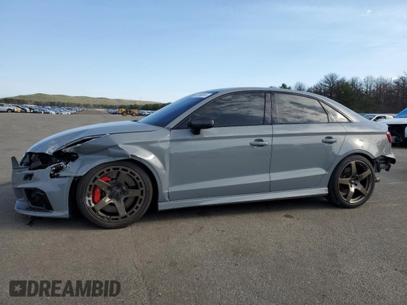 2019 Audi RS 3 z VIN WUABWGFF9KA906868, wystawiony jako Copart lot #49898414 z przebiegiem 42 348 mil mil oraz . Historia ofert i sprzedaży dostępna na DreamBid. Obrazek 1.
