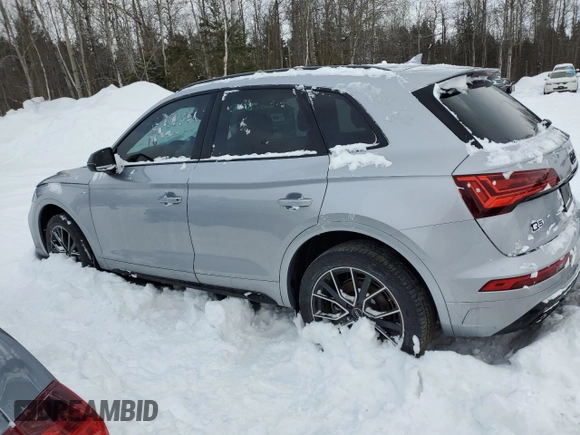 2022 Audi Q5 S line Premium Plus with VIN WA1EAAFY1N2117789, listed as a Copart auction lot 43724325 with 0 mi miles and Salvage Title. Bid and sale history available at carsss.com. Image 2.