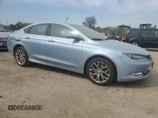 2015 Chrysler 200 C z VIN 1C3CCCEG8FN664591, wystawiony jako Copart lot #54296575 z przebiegiem 192 395 mil mil oraz Szkody całkowita. Historia ofert i sprzedaży dostępna na DreamBid. Obrazek 4.