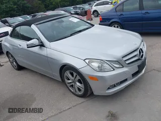 2011 Mercedes-Benz E 350 с VIN WDDKK5GF7BF060762, выставлен на аукционе IAAI как лот 42276759 с пробегом 107 512 миль миль и . История ставок и продаж доступна на DreamBid. Изображение 1.