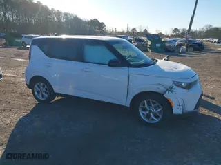 2024 Kia Soul LX with VIN KNDJ23AU4R7229481, listed as a IAAI auction lot 41270129 with 6,141 mi miles. Bid and sale history available at carsss.com. Image 13.